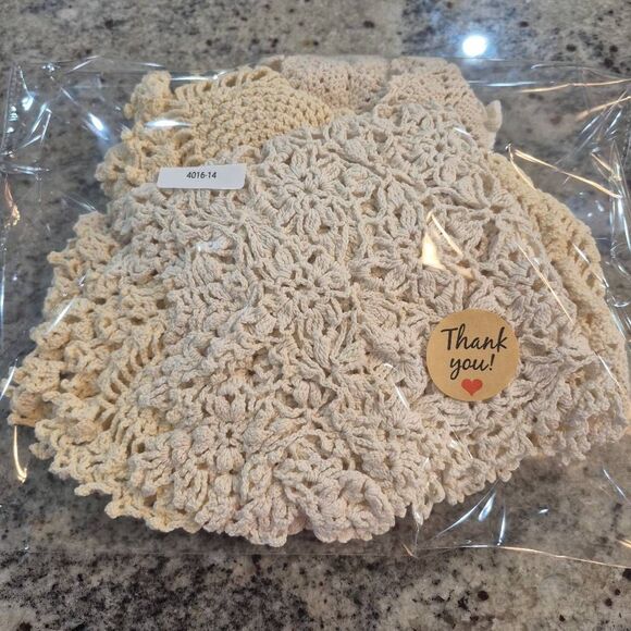 Crochet, 6 Vintage Large White & Ecru Cotton Doilies, Handmade - Picture 8 of 9